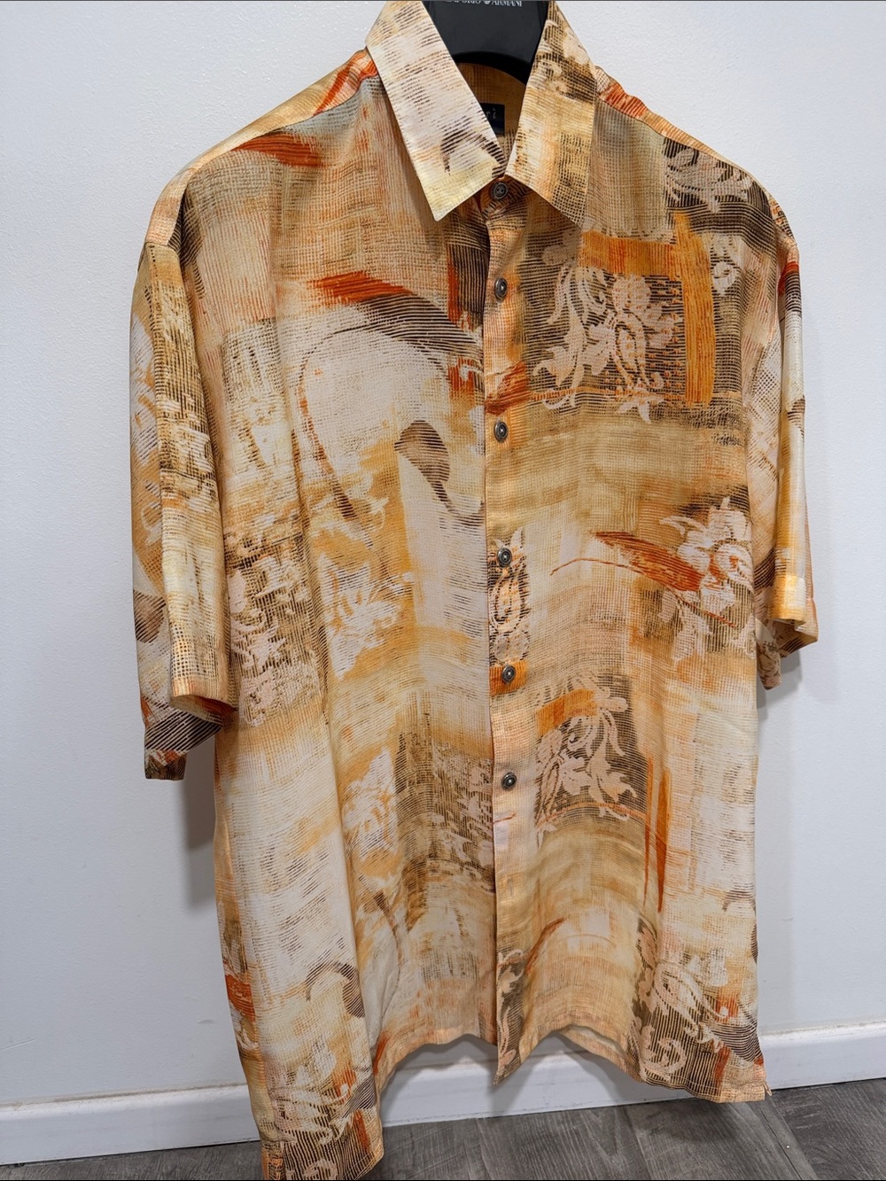 Men's Casual Short Sleeve Button-Down Shirt in Beige and Orange